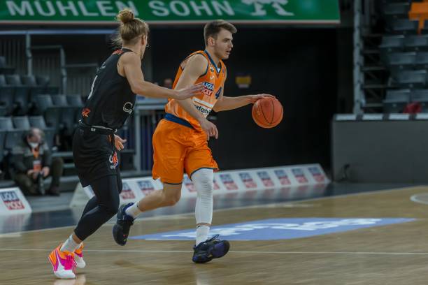 的表现成为 的表现成为